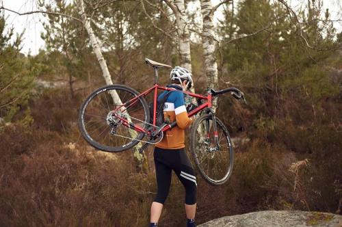 thebicycletree: Clem Shovel by @caropaulette with @bombtrackbicycleco Hook. #allfriends #bonjour #gu
