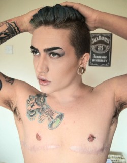 stefanjamesss:Trans boys wear makeup too