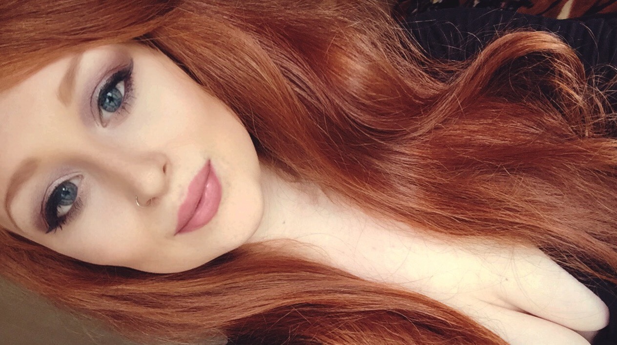 iwishiwasyourfavouritegirl:  starting to get used to my face without glasses 