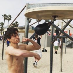 shirtlessthomas:  Tom Holland shirtless