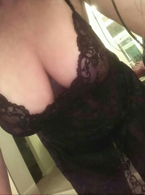 shyhousewife:  Black lace
