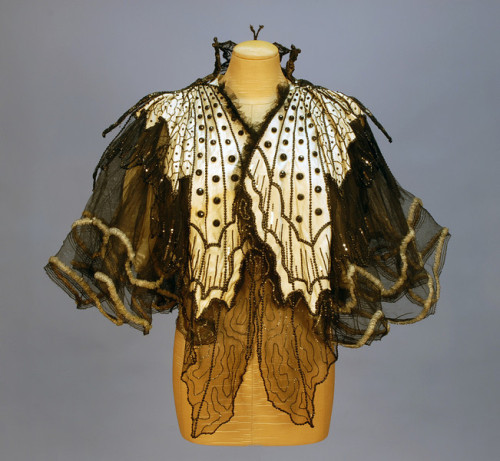 crime-bot: marylibra:PINGAT JET BEADED BUTTERFLY EVENING CAPE1890’sMaison Emile Pingat A. Wall