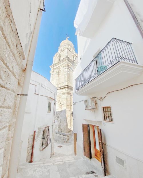 icharous: Vieste’s Alleys, Italy