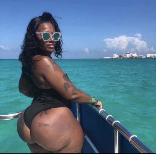 bigasssmasher79: