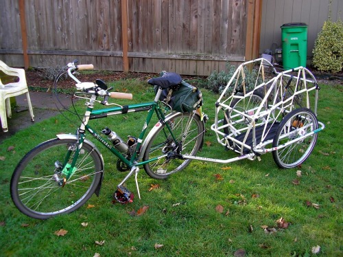 bicycling-hub:  bikelovejones: destination d-i-y: kid-to-cargo trailer conversion