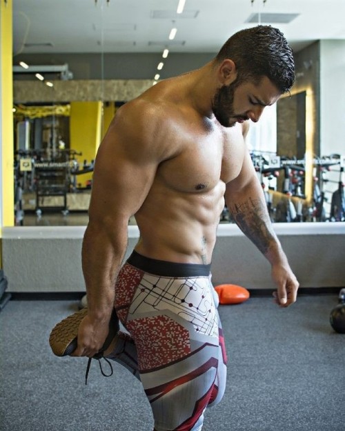 dudesandglutes:Mario Betancur