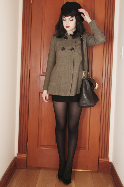 tightsgalore:Tights and Pantyhose Fashion Inspiration. Follow for more! Facebook, Instagram, Pinterest
