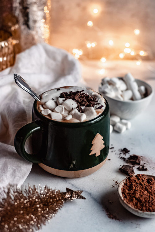 a-lovely-christmas:fullcravings:Homemade Heatlhy Peppermint Mocha ❄❄❄May Your Blogs Be Merry And Br