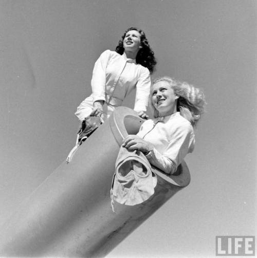 Flying Zacchinis - Human Cannonball family(Edward Clarks. 1948)