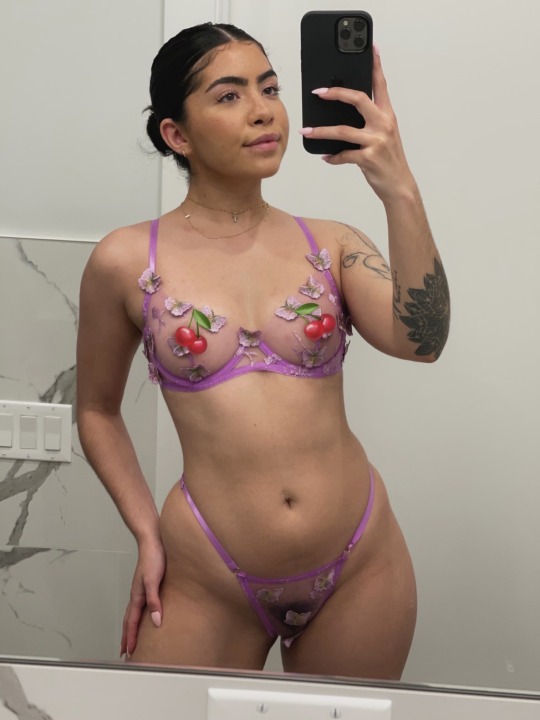 itsaakari:cute but absolutely psycho / onlyfans
