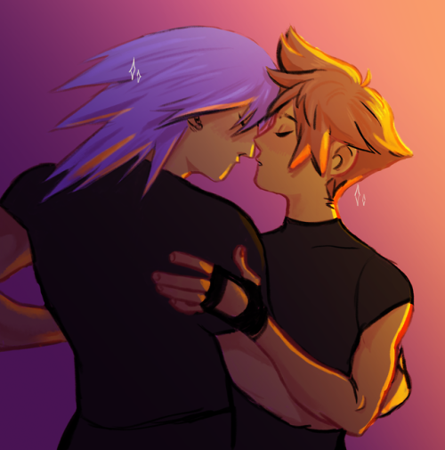 cloudcastor:    “We’re just two slow dancers,”  //  from twitter !! 