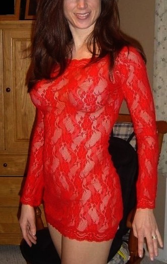 sexualvertigo:nickandallie:Beautiful in RedMs. Plus-dos is just so damn fine.Mrs