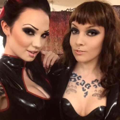 starfucked:  💋✨ With @psylocke_model yesterday 😎👊🏼 Wearing dress from @ladylucielatex #dekadance_stockholm #latex #fetishmodels #girls #inked #tattooed #darkmakeup #piercings #redhair #psylocke #starfucked