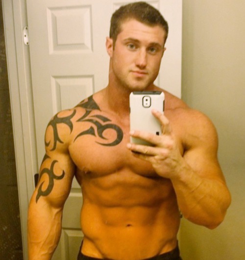 uniform-cocks:  Like this? Follow me for more military guys and whatever else makes my dick jump to 