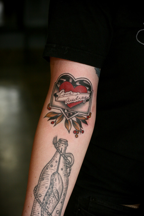 kirstenmakestattoos:  Little ditch tattoo for Jocelyn, who rules. Always more like this, please, and