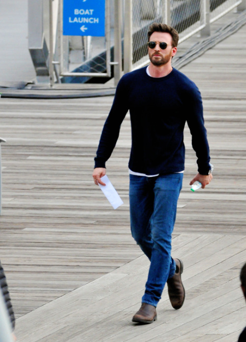  CHRIS EVANS FILMING A SUNSET SCENE FOR “GHOSTED” IN WASHINGTON, DC | 05/05/2022 