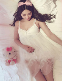 nymphetfashion:  White Or Pink Babydoll Free