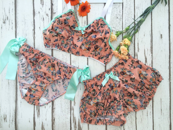 lovinghandmadelingerie:  1 Lucky Sew and Sew 