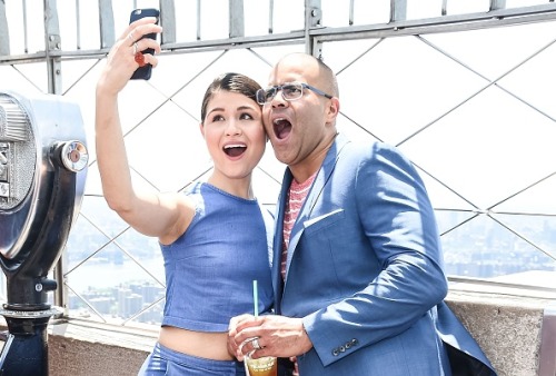fuckyeahchrisjackson:Phillipa Soo and Christopher Jackson take a selfie on the observation deck afte