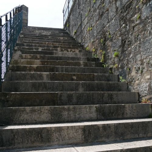 #stairs #instaStairs #stairwayToNowhere #escaliers #marches #stepByStep #stairwayToHeaven #caMarche 