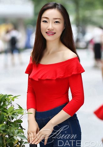 Xiaoyi very positive and passionate lady. She is learning foreign languages and dreams about traveli