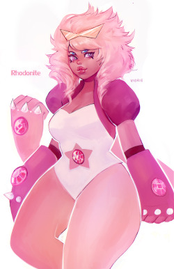 viorie:  Rose Quartz x Garnet = Rhodonitejust