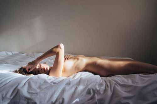 formesdelabeaute:Clare by Sam Livm