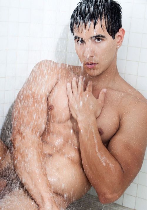 malebodyperfection:  Alan Valdez