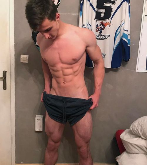   Ripped Kevin   adult photos