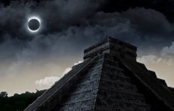 neomexicanismos:  En maya yucateco: chi’ibal/chi’ibil uj significa  ‘es mordida la Luna’. Así definían los mayas a los eclipses 🌞🌚🌘