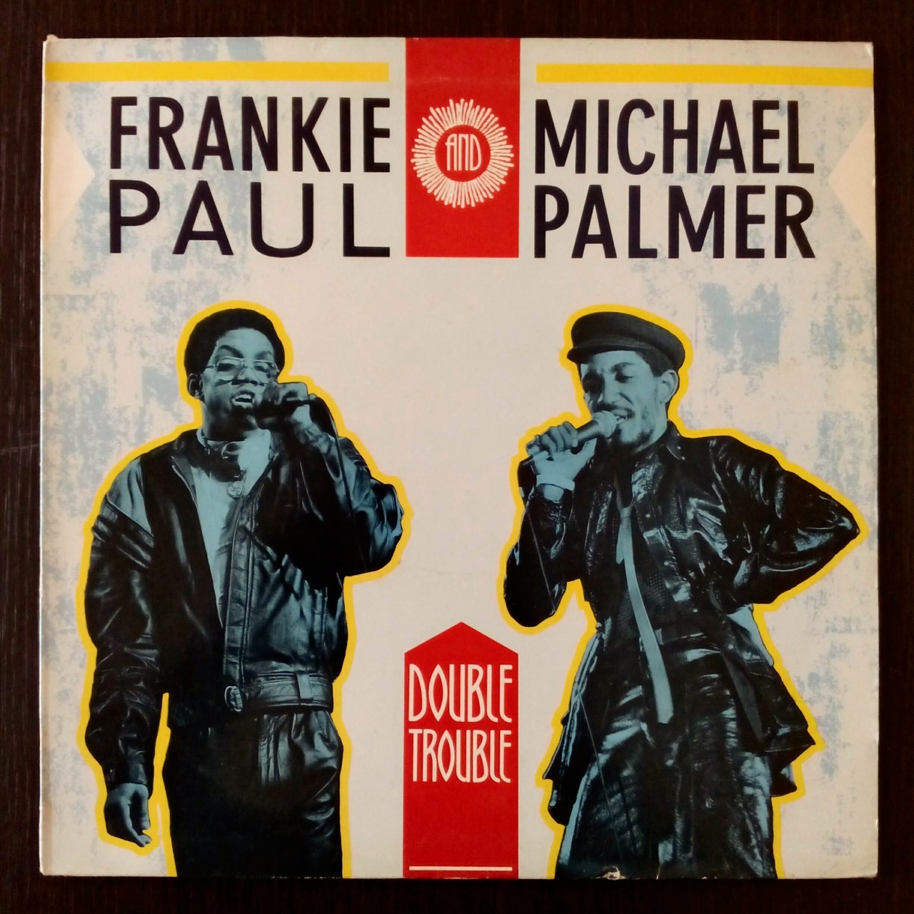 Frankie Paul And Michael Palmer - Double Trouble //
LP Sello: Greensleeves Records - GREL 77 // 
Edicion Original UK - 1985 
========== 
Backing Band - Hi-Times Band 
Producer - Prince Jammy 
==== 
LP Vinilo Segunda Mano
=== 
Vinilo: (VG+)
Portada: VG+
============ 
13€
============ #lp#dancehall#1980s#ofertas#frankie paul#michael palmer#greensleeves records#prince jammy