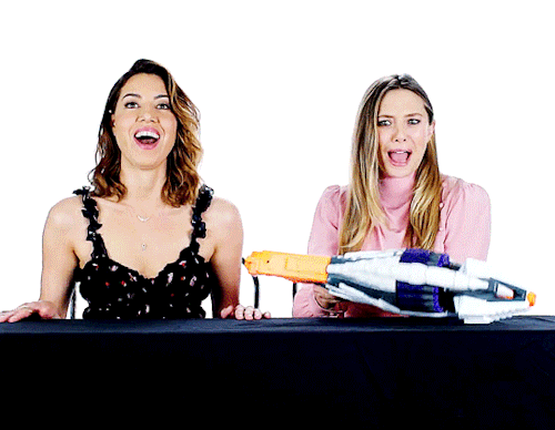 lzzieolsn:Aubrey Plaza and Elizabeth Olsen review kids’ toys