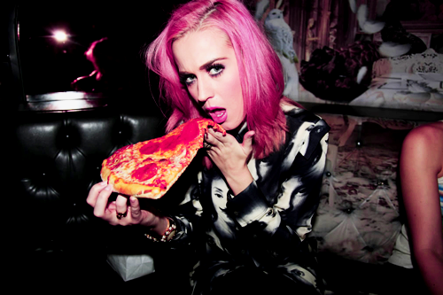 She should substitute that pizza with my meaty and juicy sausage.