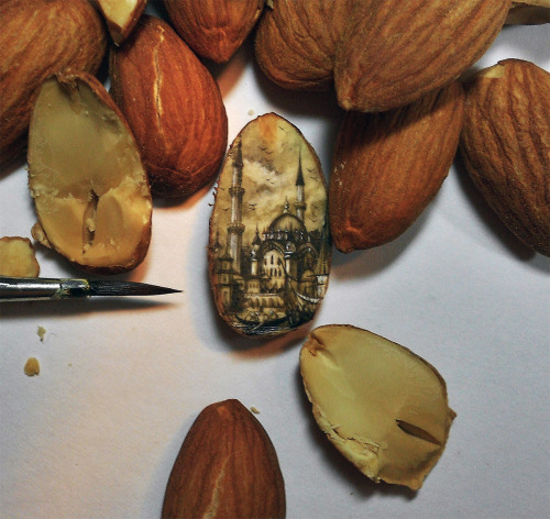 escapekit:  Tiny landscapes Turkish artist Hasan Kale creates impossibly tiny landscapes on pieces of food from onion peels to kiwi seeds and bits of chocolate.
