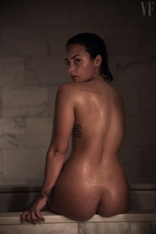 Porn Pics giannabing:  Demi Lovato http://ift.tt/2aJCrrB