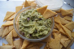 dealyndus:  browngirlblues:  veganfoodblog:  Raw Vegan Guacamole  Isn’t guac always raw?  Isn’t guac always raw and vegan? What other kinds of fucked-up guacamole are people making out there?  I actually saw guac made with Greek yogurt the other day.