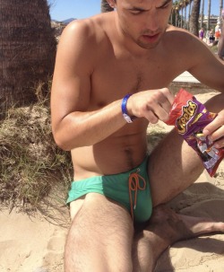 kewyn-space-me:as my speedos went viral…cheeky cheetos