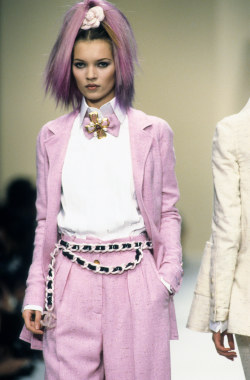 lsyorg:    Kate Moss @ Chanel Spring 1994