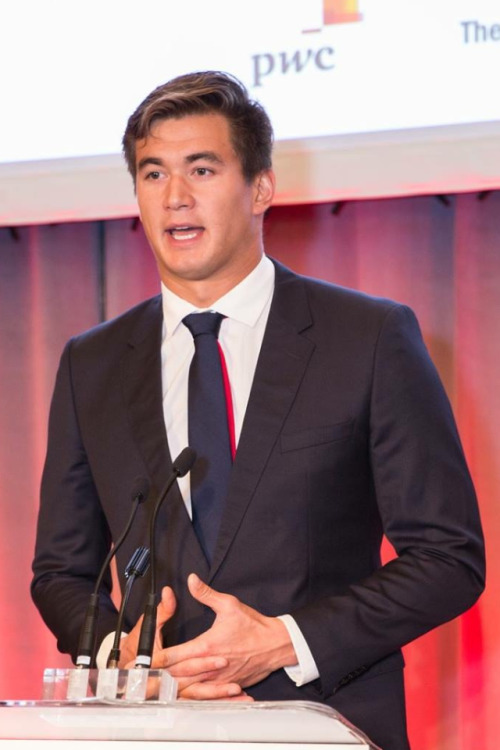 ciaomichaella:Nathan Adrian at the RTP Breakfast of Champions. I LOVE how Summer’s skirt has f