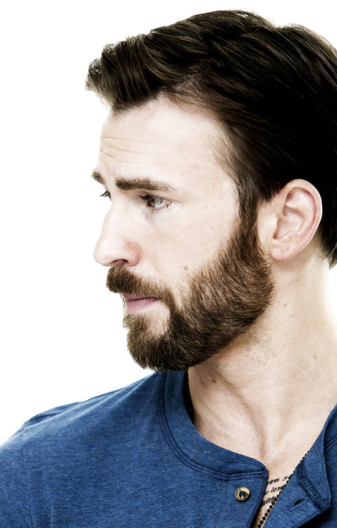 cinnamon-byuns:Birthday Presents for Gracie:Chris Evans’ profile