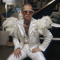 eltonjohn:                  An iconic look.