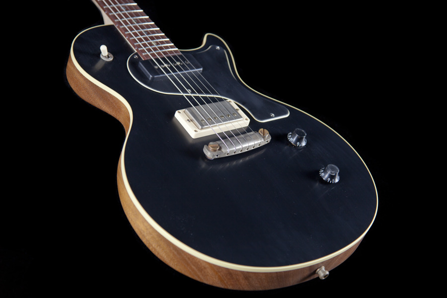 guitarlust:  Nik Huber Krautster in Worn Onyx.