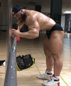 Antoine Vaillant - Showing off his ability to do a vacuum, pretty fucking impressively at that. 