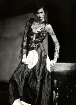 jinxproof:Mini Anden | Giorgio Armani (2003)ph. Paolo Roversi