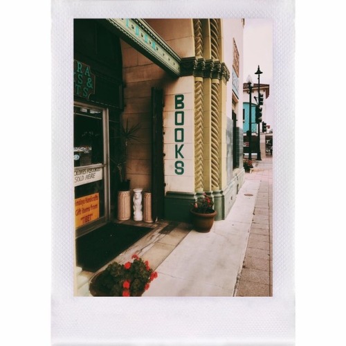 indigomusicleaf:Bibliophile Part I : Thrifting with my Honey
