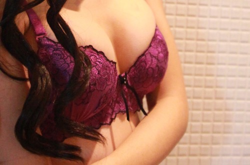 chong2-ho1:  lingerie 