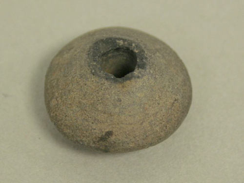 met-africa-oceania: Spindle Whorl, Metropolitan Museum of Art: Arts of Africa, Oceania, and the Amer