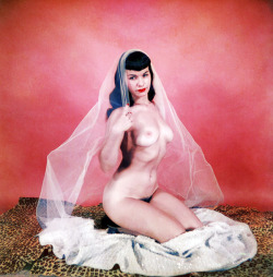 stfumadison:  Bettie Page 