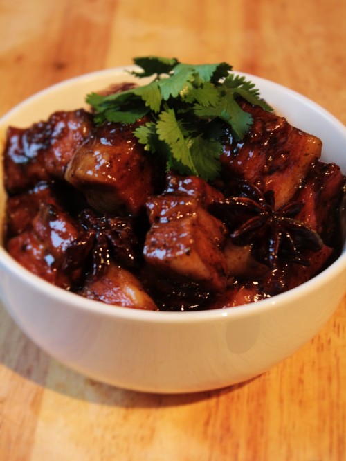 Moo Hong (Stewed Pork) Moo Hong uses large chunks of belly pork and is cooked down until you&rsquo;r
