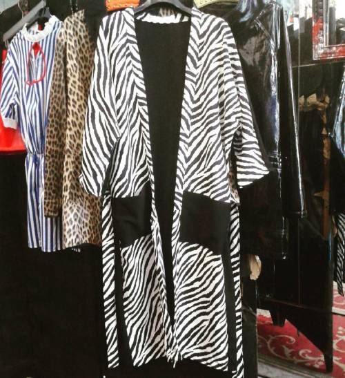 NEW IN! Bowsdontcry kimono is now available at @noirkennedyofficiel 22 rue du roi de Sicile 75004 P